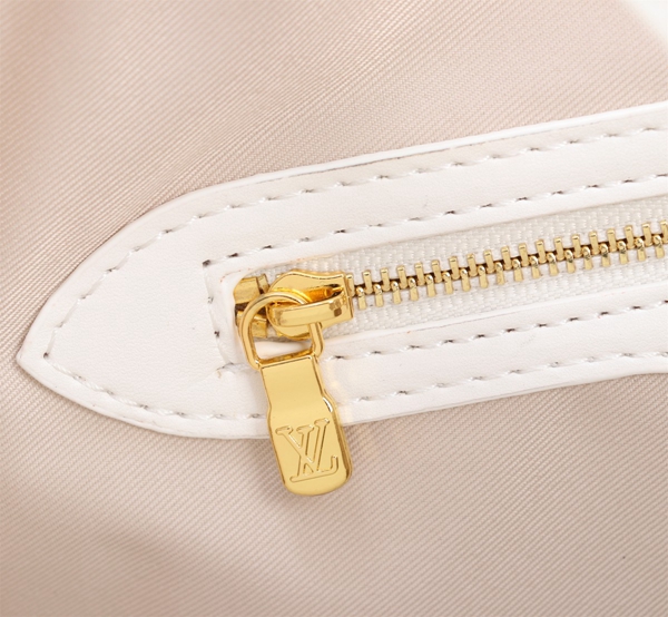 ルイヴィトンバッグ着用イメージ